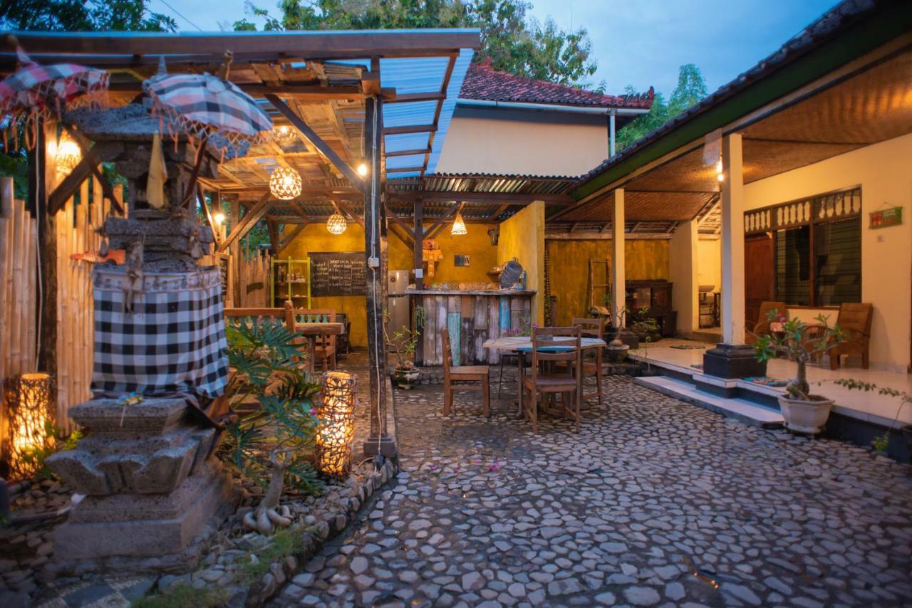 The Village Bed And Breakfast โลวินา ภายนอก รูปภาพ