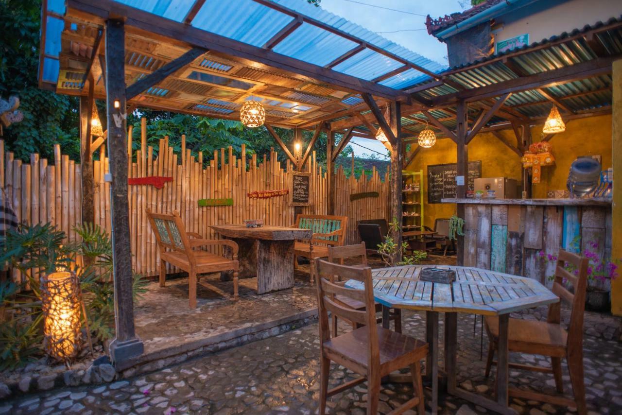 The Village Bed And Breakfast โลวินา ภายนอก รูปภาพ
