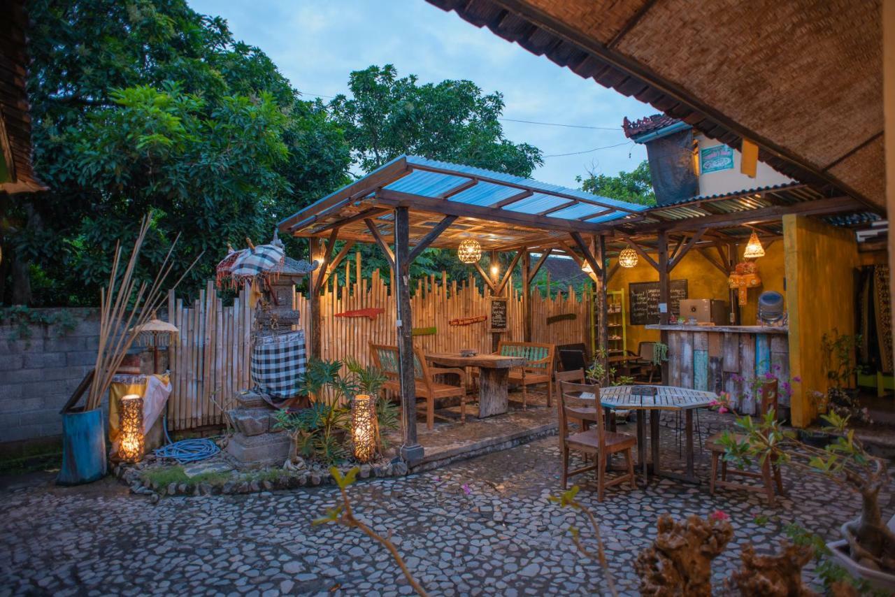 The Village Bed And Breakfast โลวินา ภายนอก รูปภาพ