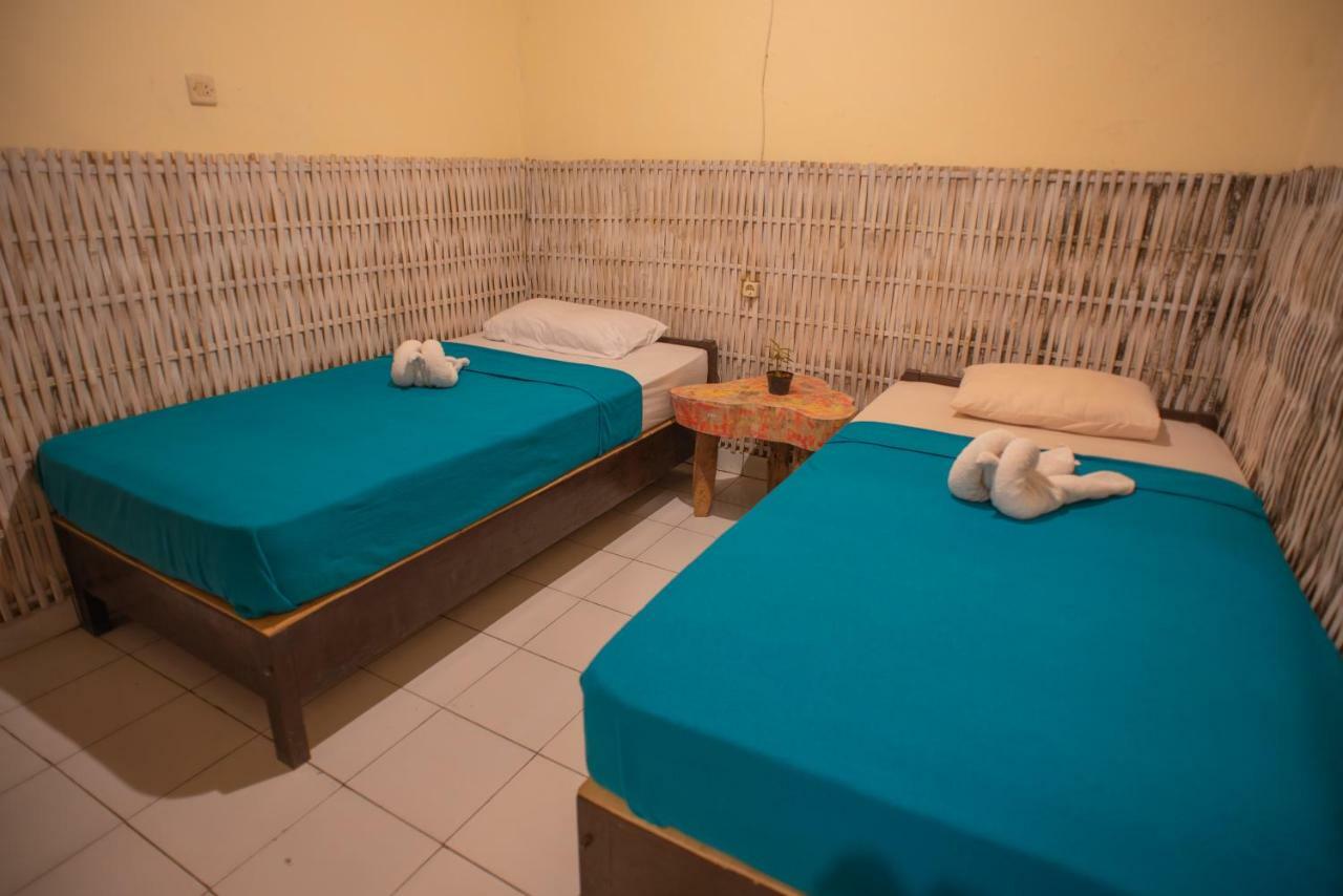 The Village Bed And Breakfast โลวินา ภายนอก รูปภาพ
