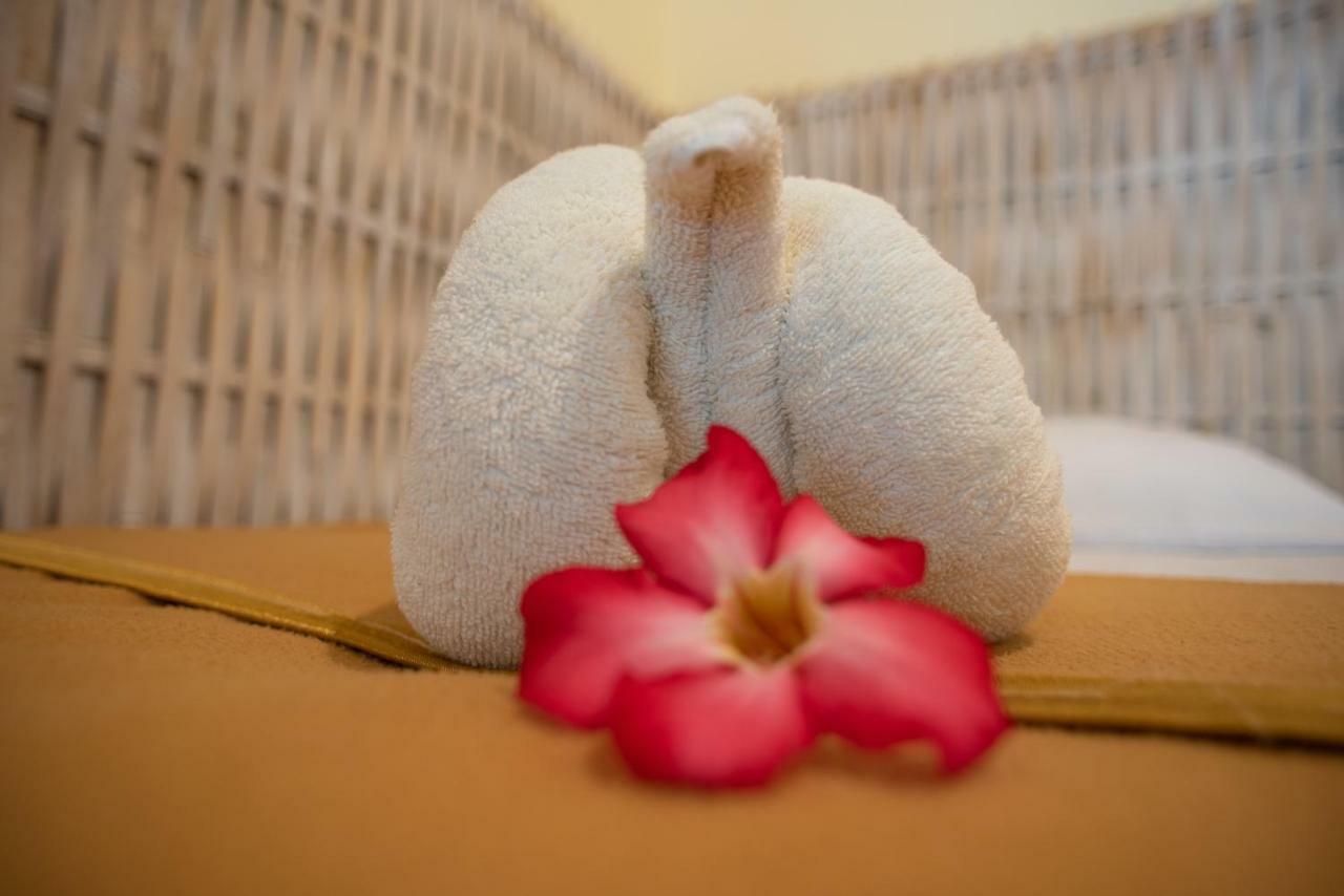 The Village Bed And Breakfast โลวินา ภายนอก รูปภาพ
